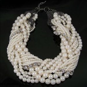 White Pearl and Chain Necklace